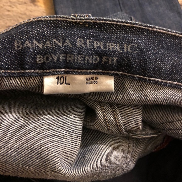 Banana Republic Boyfriend Fit 10L Jeans - Picture 7 of 10